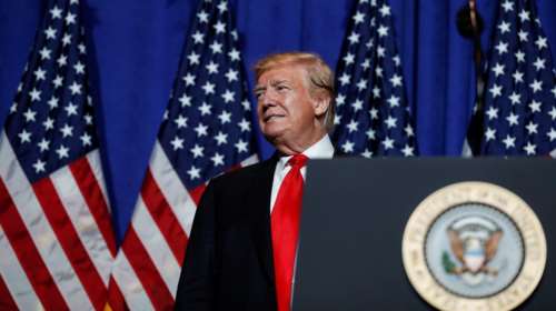 Τραμπ: Ανοησίες τα περί προστριβών με Πομπέο και Μπόλτον για το Ιράν