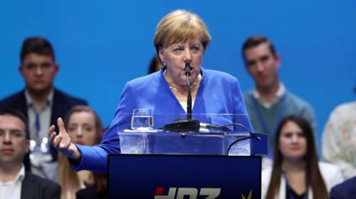 Γερμανικά πυρά κατά Κούρτς μετά την παραίτηση Στράχε