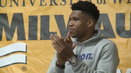 Δώρο Αντετοκούνμπο το νέο κλειστό γήπεδο μπάσκετ στη Ραφήνα