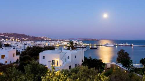 Φοροπαραβάσεις στο εστιατόριο με τα «χρυσα» καλαμαράκια