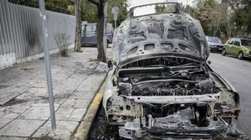 Εμπρησμοί τεσσάρων αυτοκινήτων και μιας μoτοσικλέτας τα ξημερώματα