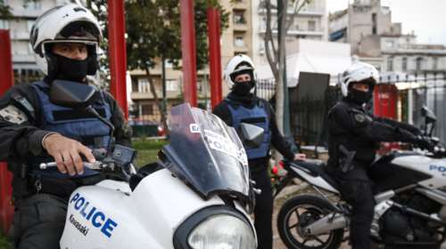 Συνελήφθη στην Ομόνοια ο ένας από τους δύο δραπέτες των φυλακών Αυλώνα