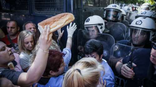 Ένταση στο Μαξίμου μεταξύ ΠΟΕΔΗΝ και αστυνομίας [φωτό]