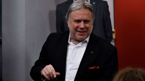 Επαφές Κατρούγκαλου στη Σιγκαπούρη για οικονομία - ναυτιλία