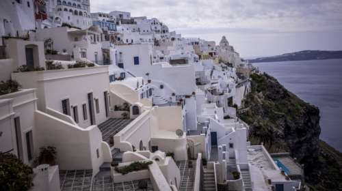 Θάνατος 14χρονης στη Σαντορίνη μετά από παιδικό πάρτι