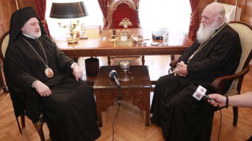 Στον Ιερώνυμο για συμβουλές ο νέος Αρχιεπίσκοπος Αμερικής (φωτό)