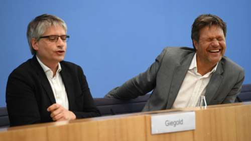 Γερμανία: Οι Πράσινοι πρώτη δύναμη στις δημοσκοπήσεις για πρώτη φορά