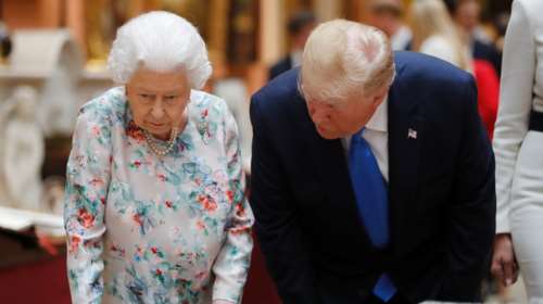Το τσάι του Τραμπ και το δώρο από την βασίλισσα Ελισάβετ