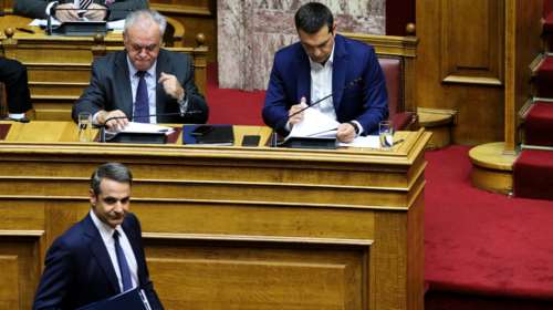 Προγραμματική μάχη Tσίπρα - Μητσοτάκη στον δρόμο προς τις κάλπες