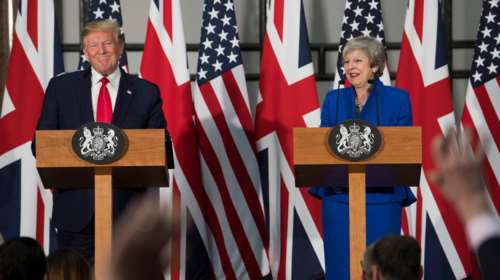 Τραμπ για Μέι: Δεν πήρε τα εύσημα που της άξιζαν για το Brexit