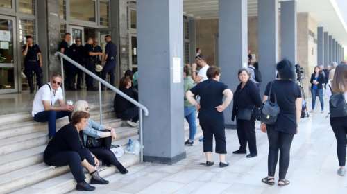 Δολοφονία Γραικού: Ενταση και λιποθυμία στα δικαστήρια