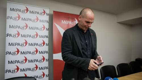 Βαρουφάκης κατά Τσίπρα: Ήρθε η ώρα για ενήλικες στο δωμάτιο