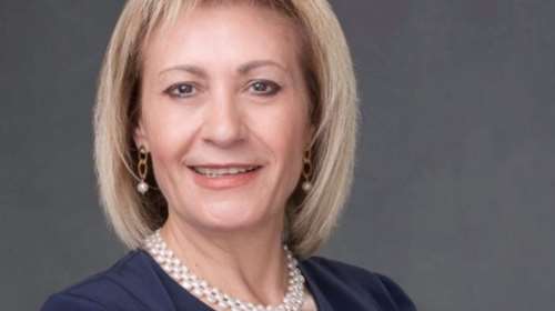 Η Κρητικιά που «υπερασπίζεται» τα ελληνικά προϊόντα στην Ευρώπη