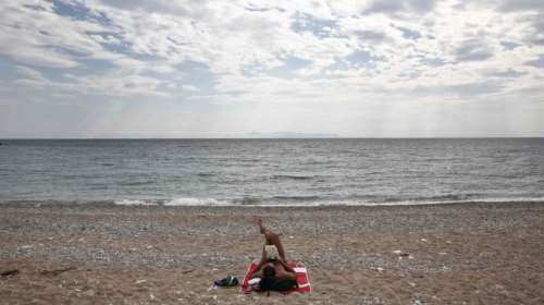 Τοπικές βροχές αλλά και υψηλές θερμοκρασίες την Πέμπτη
