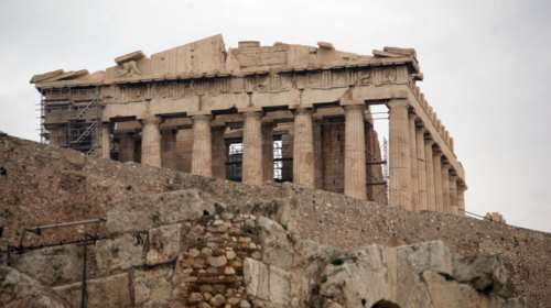 Η ντροπή με το χαλασμένο αναβατόριο για τα ΑμεΑ στην Ακρόπολη