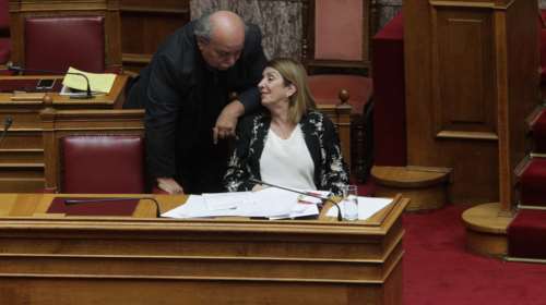 Αναταράξεων συνέχεια στον ΣΥΡΙΖΑ μετά το σάλο για μετατάξεις