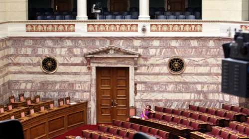 Τροπολογία για επιδότηση δόσεων δανείων του ΟΕΚ