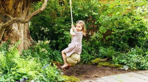 Πρωτάκι στο ανατρεπτικό σχολείο της ελίτ η πριγκίπισσα Σάρλοτ