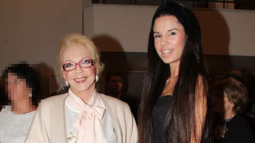 Η Νόνικα Γαληνέα έγινε προγιαγιά: Γέννησε η κούκλα συνονόματη εγγονή της