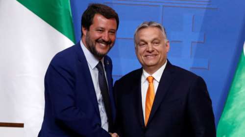 Guardian: Η λαϊκιστική δεξιά σφυρηλατεί ανέντιμη συμμαχία με τη θρησκεία