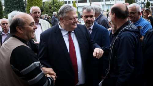 Στο νοσοκομείο ο Ευ. Βενιζέλος με αποκόλληση αμφιβληστροειδούς