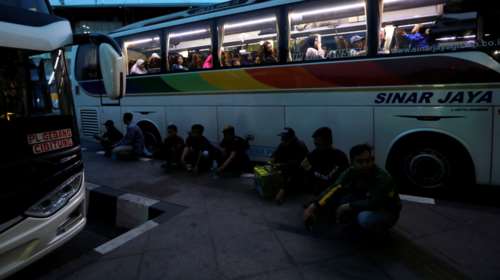 Ινδονησία: 12 νεκροί σε τροχαίο - Επιβάτης άρπαξε το τιμόνι πούλμαν