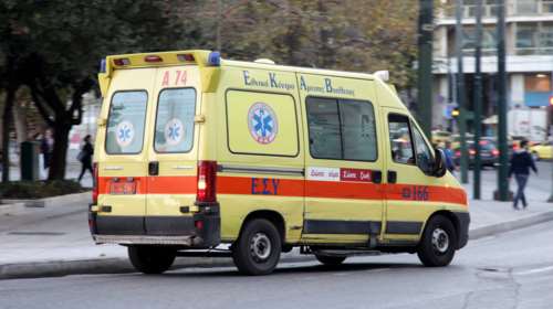 Πτώση άνδρα στην αυλή της Δημοτικής Βιβλιοθήκης στη θεσσαλονίκη