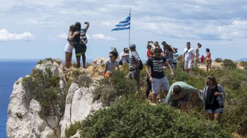 Και όμως: Πέντε φορές πιο επικίνδυνες οι selfie από τους ...καρχαρίες