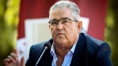 Κουτσούμπας κατά Βαρουφάκη: Golden boy &amp; άνθρωπος του Σόρος