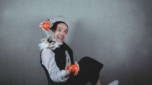 Το ΚΠΙΣΝ παρουσιάζει στον Θόλο, στον Λαβύρινθο το Cirko Cachivache