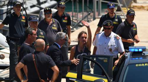 Σε μυστική τοποθεσία η Ρακέτε - Δέχεται απειλές