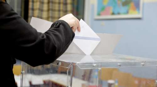 Προβάδισμα της ΝΔ από 8 έως 15,5 μονάδες δίνουν δύο νέες δημοσκοπήσεις