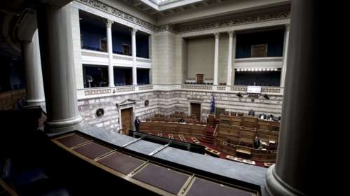 Ανώτερος κυβερνητικός αξιωματούχος: Φοβάμαι τον Οκτώβριο τι θα γίνει με την πανδημία