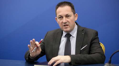 Εξεταστική για τη λίστα Πέτσα χωρίς τον Πέτσα;- Εντονες διαμαρτυρίες από Τσίπρα και ΣΥΡΙΖΑ