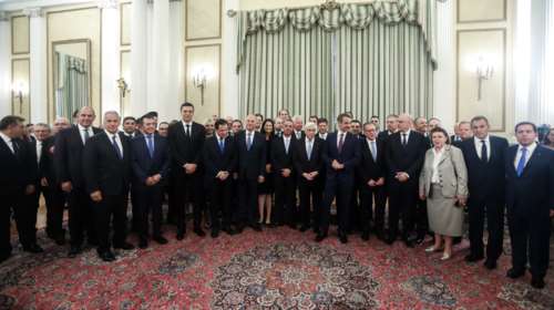 Ασυμβίβαστο για συγγενείς και συζύγους υπουργών