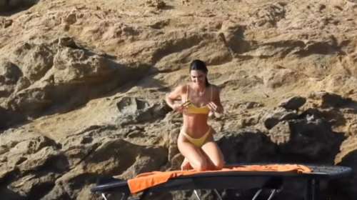 Κένταλ Τζένερ: Μαγεύει τη Μύκονο με το αψεγάδιαστο κορμί της [φωτο-βίντεο]