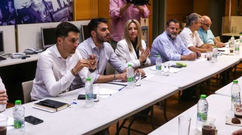 Μήνυμα Γεννηματά: Οι επιρρεπείς στην «καρέκλα» να φύγουν τώρα