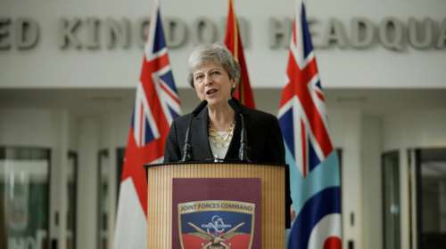 Η Μέι αποχωρεί με "υπερηφάνεια και απογοήτευση"