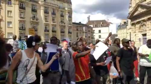 Eπεισόδια με μετανάστες στο Παρίσι, κατέλαβαν το Πάνθεον