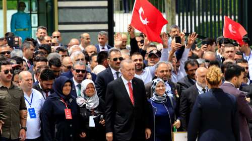 Ερντογάν: Κανείς δεν μπορεί να γονατίσει την Τουρκία