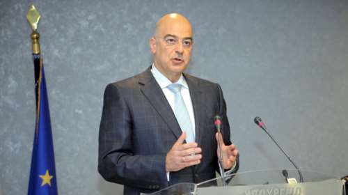 Ο Δένδιας ενημέρωσε Μητσοτάκη και αναχωρεί για τις ΗΠΑ