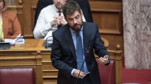 Ο Μιχάλης Καλογήρου νέος διευθυντής του γραφείου του Τσίπρα