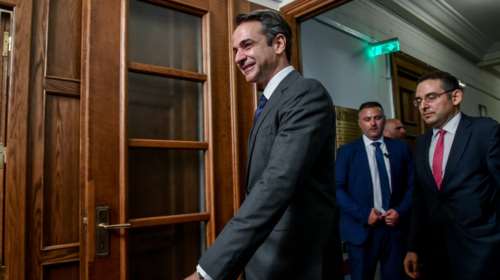 Σύσκεψη Μαξίμου: Προχωρούν άμεσα οι προσλήψεις σε υγεία και ασφάλεια