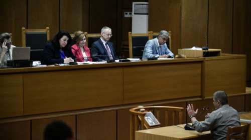 Δίκη-Χρυσή Αυγή: &quot;Βρέθηκα στον τόπο του εγκλήματος, δεν είδα τον Ρουπακιά&quot;