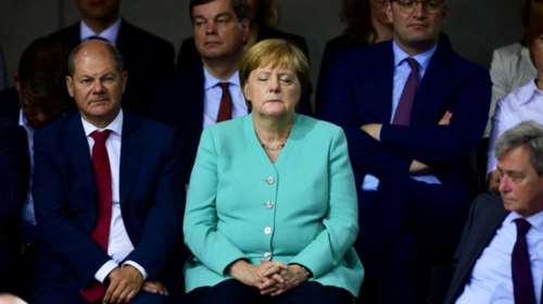 Μέρκελ: Όταν η καγκελάριος νυστάζει ή νέο περιστατικό;