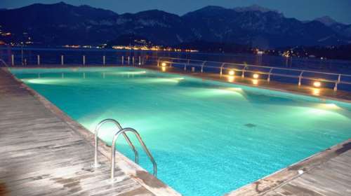 &quot;Midnight swim&quot; και ταινία στο κολυμβητήριο του δήμου Νεάπολής - Συκεών