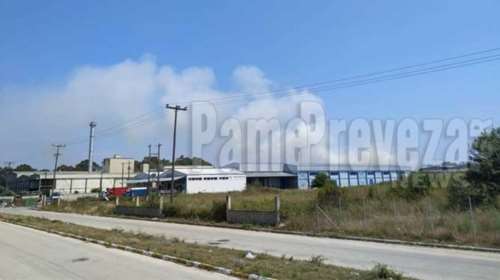 Σε εξέλιξη πυρκαγιά στην ΒΙ.ΠΕ. Πρέβεζας