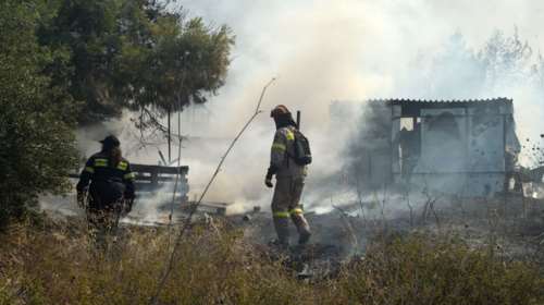 Πυρκαγιά στην Ιτέα - Υπό μερικό έλεγχο η φωτιά στην Κερατέα