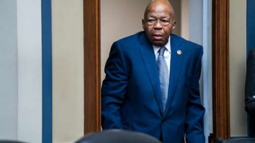 Νέα επίθεση Τραμπ στον Ελάιτζα Κάμινγκς προκαλεί οργή