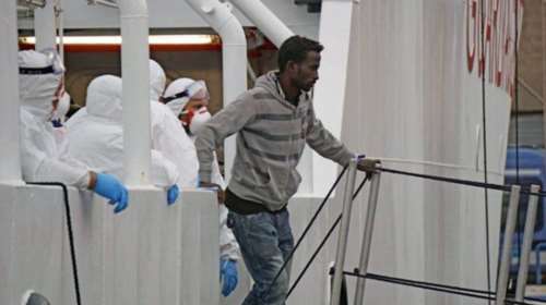 Πράσινο φως για την αποβίβαση 16 ανήλικων μεταναστών από το Gregoretti